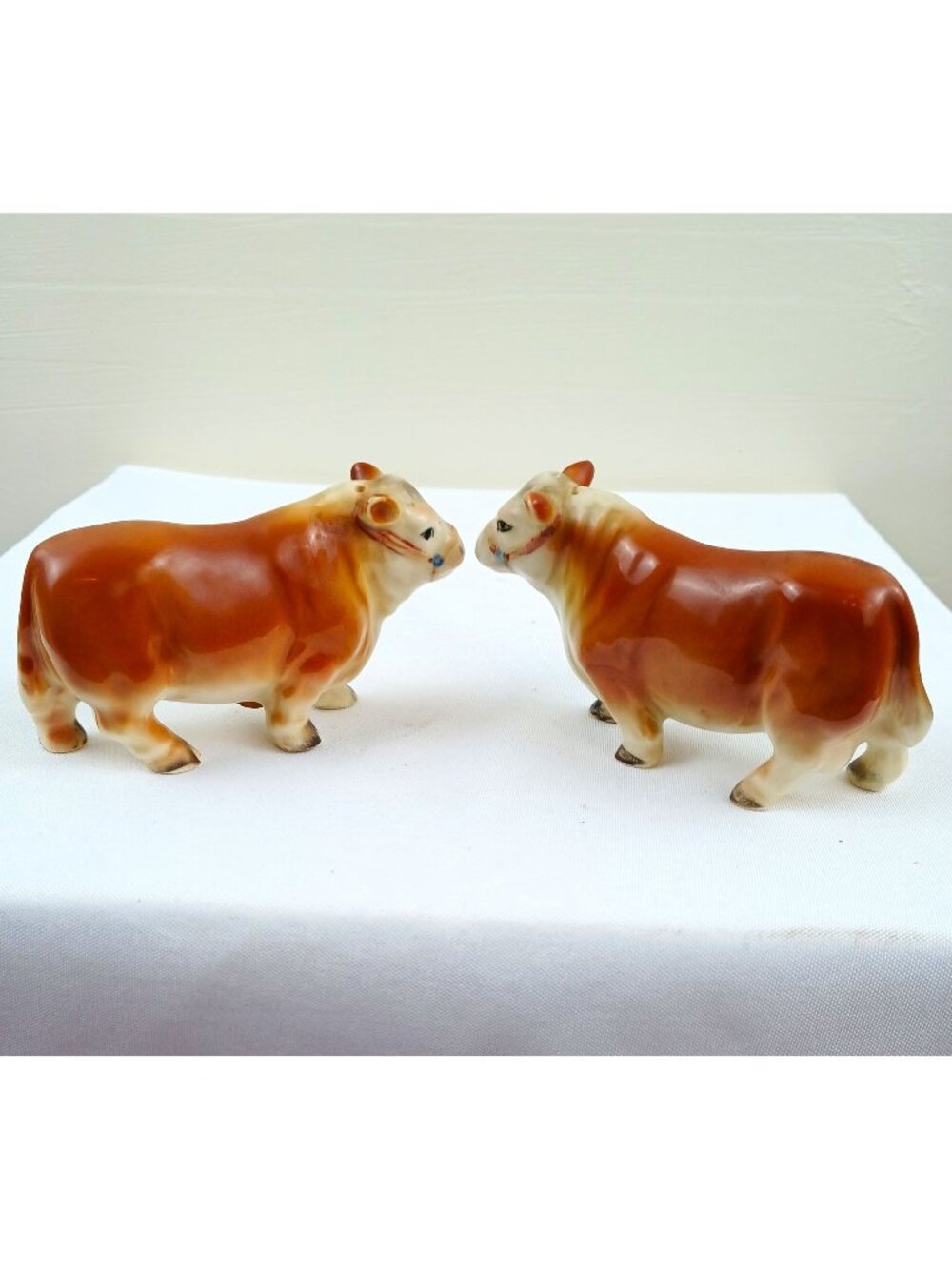 Vintage Japan Cow Bull Salt & Pepper Shakers Brown White Ceramic Farm Ranch Set